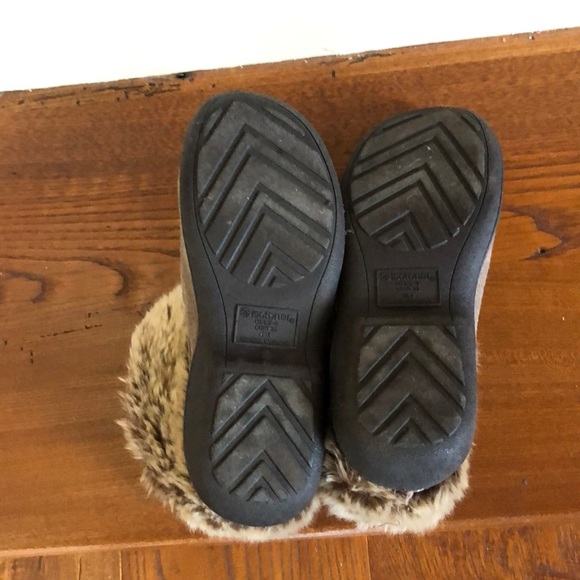 Cute Isotoner Slippers - Picture 4 of 6